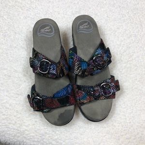 Women’s Dansko Shoes